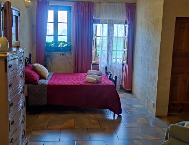 Ta' Guze Farmhouse Bedroom